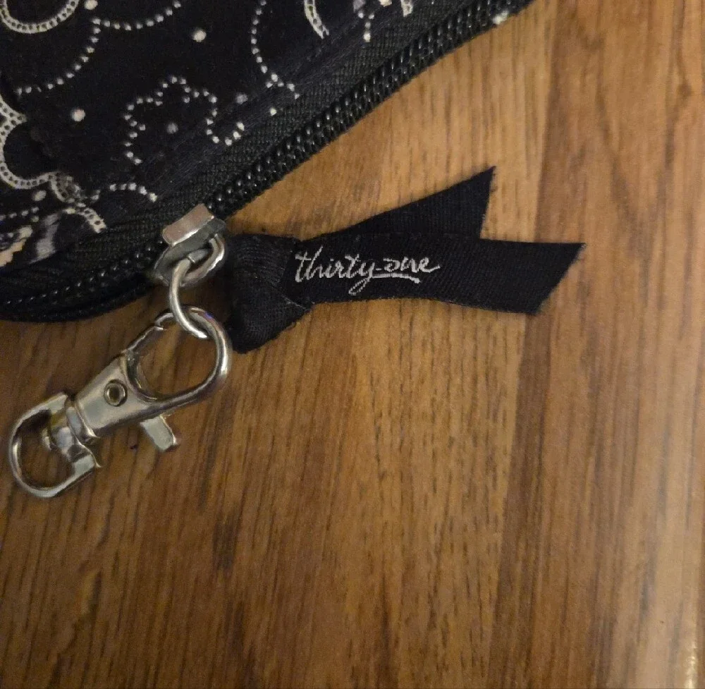 Vera Bradley Black and White "Onyx Bloom"  Floral Wristlet Pouch 6,5 x 4.5 - Picture 3 of 4